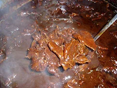 どてめし — どて焼きをご飯にかけた名物料理